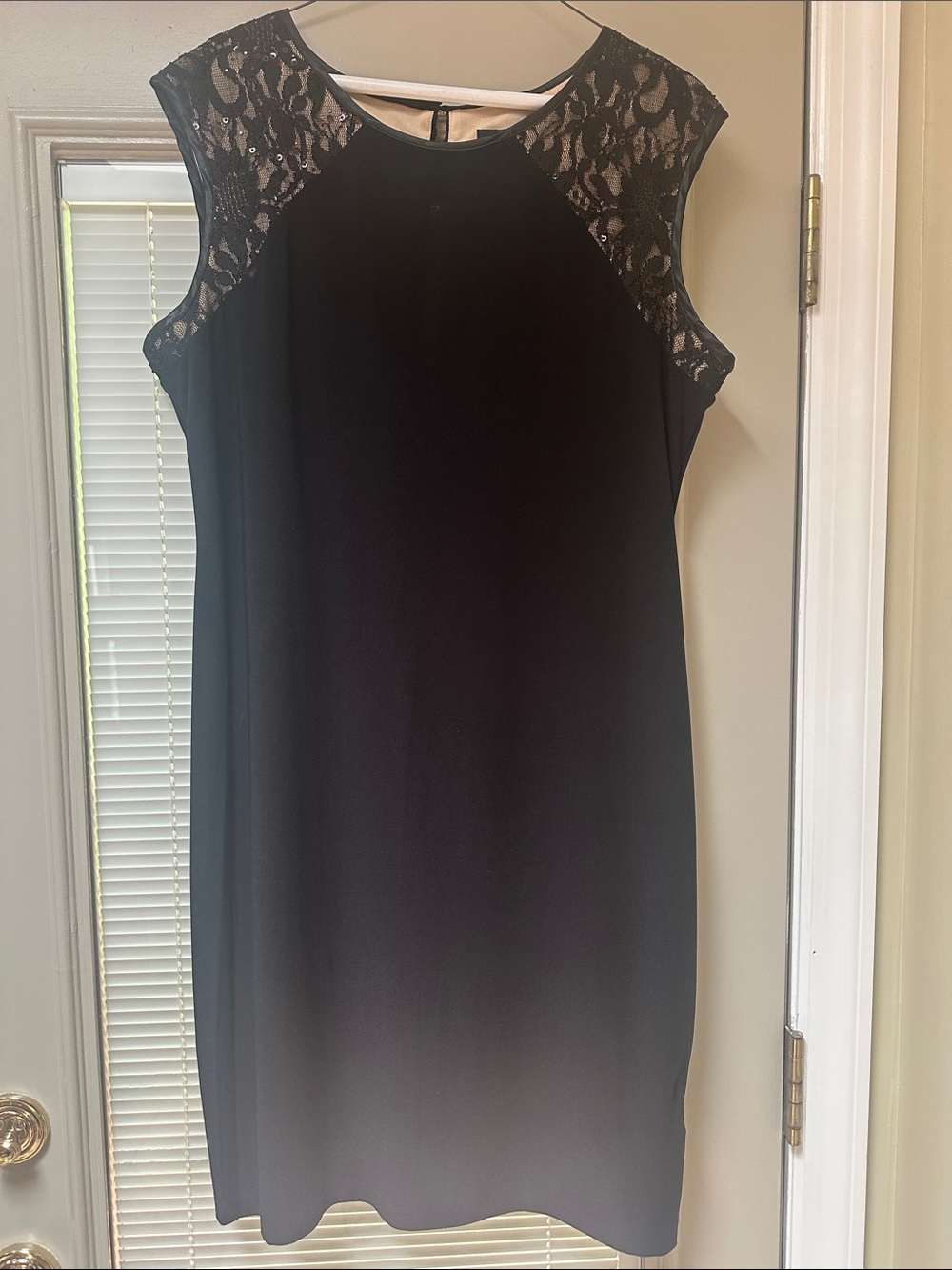 Ronni Nicole Black Lace Cap-Sleeve Midi Dress